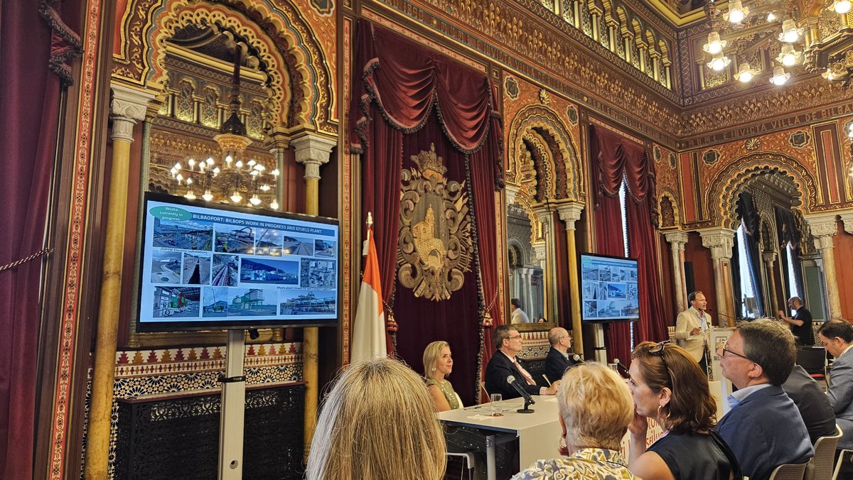 hirukide's tweet photo. Hoy hemos participado en el Consejo Cívico de la Villa de Bilbao. Entre las prioridades para el #futuro de la ciudad destacan la vivienda, el reto demográfico y la cohesión social. 

Desde Hirukide seguiremos defendiendo que las #familias sean parte de esa estrategia de futuro. https://t.co/lEF0tB70fR