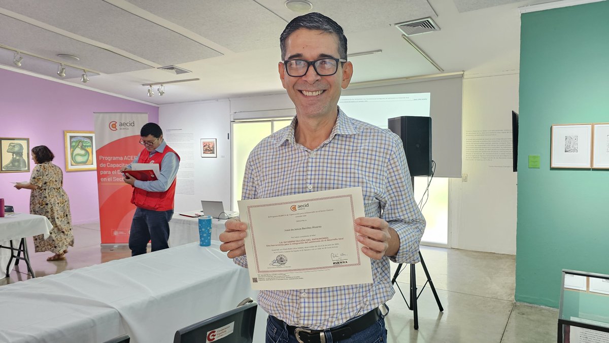 CCESV's tweet photo. El patrimonio también se construye compartiendo experiencias y trabajo en comunidad. ✨

Así cerramos el Taller ACERCA «La interpretación del patrimonio», un espacio para explorar cómo integrar el patrimonio en el desarrollo local desde una mirada colaborativa. https://t.co/sWbCPhKcNL