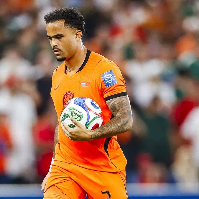 TouchlineX's tweet photo. 🚨🇳🇱 𝗕𝗥𝗘𝗔𝗞𝗜𝗡𝗚: Justin Kluivert, Crysencio Summerville and Quinten Timber have turned off the comments on their Instagram posts after receiving racist abuse for missing their penalties. https://t.co/v502xXIyLX