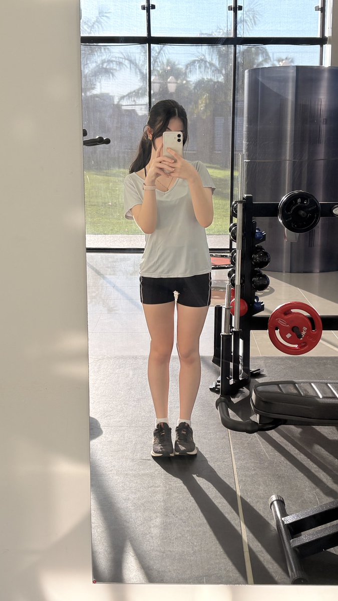 sickkcals's tweet photo. alerta gorda na academia 🗣️ https://t.co/iSttQiuGxc