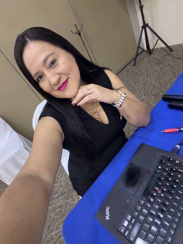 LauraTorruco's tweet photo. El dinero llegará en el momento correcto, cubrirá todo lo que necesito y todavía te sobrará para disfrutar.
 Lo recibo con gratitud y confío en que cosas grandes vienen para ti. 🤍✨💰 https://t.co/guHxx1Qe26