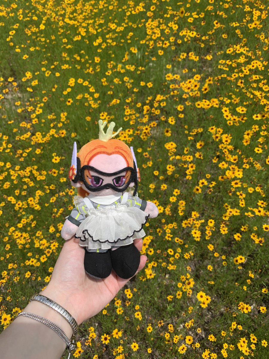 theotron3000's tweet photo. HAPPY BIRTHDAY THEO!! 🫶💕☀️🌻

it’s insane when you find someone and they just click so naturally to you 🥺 taeyang is truly like the sun to me and i the sunflower blooming towards the sun… he’s brought me so much comfort 🌞

태어나줘서 고마워요 💖

#HAPPY_THEO_DAY #테오 https://t.co/wSoVJqupgM
