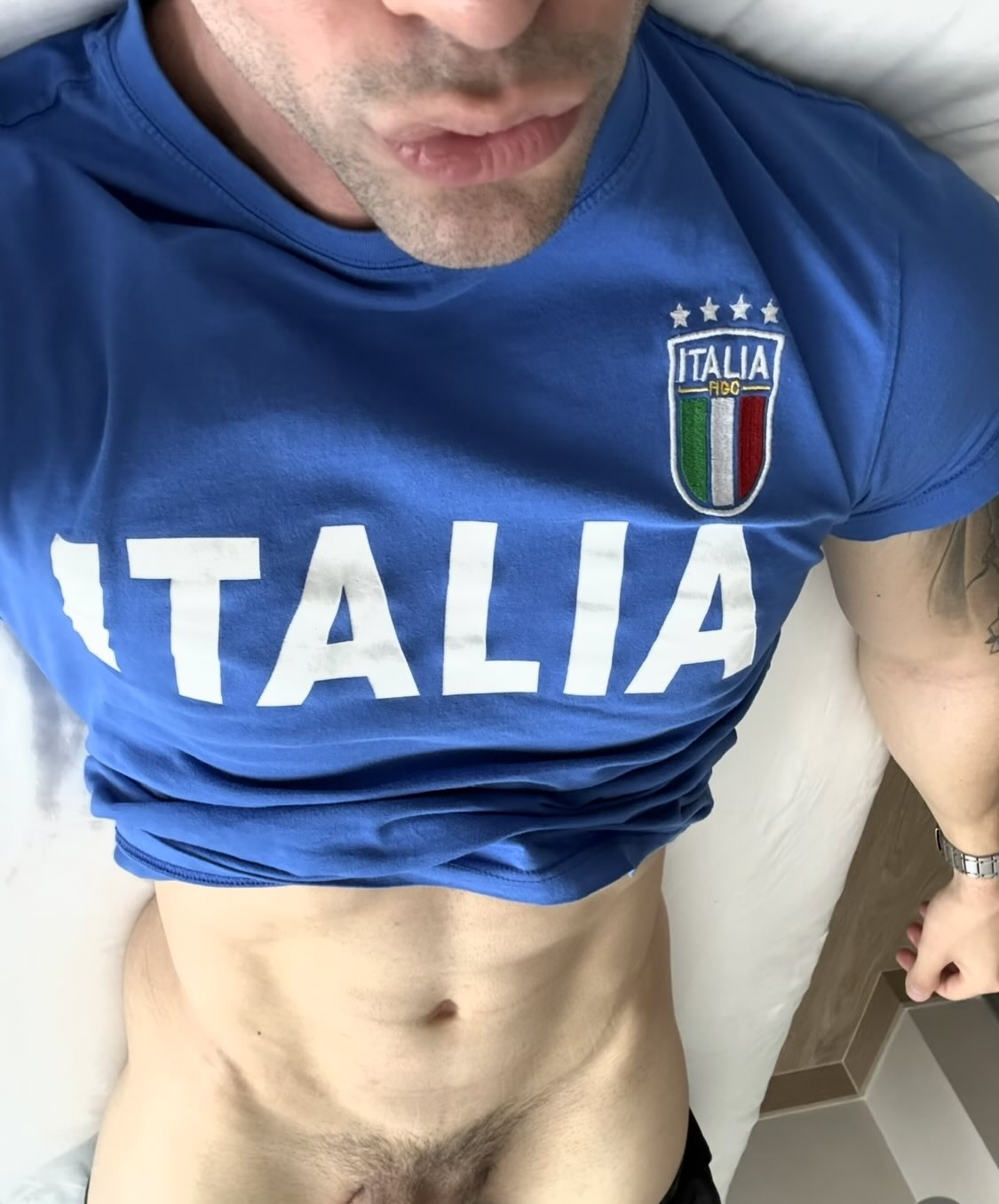 ONLINE IN 40 minutes from now!! See ya at 4:10 PM EST! On https://t.co/Jp9zgQAVlP Rawrrr!!😻🥵🦁 https://t.co/pzt9PttHNN