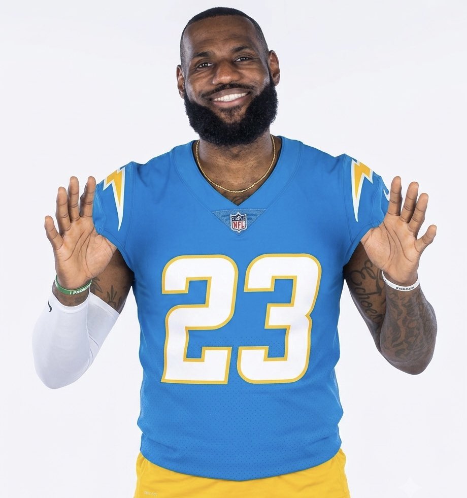 ChargersMuse's tweet photo. Hey LeBron wanna stay in LA? https://t.co/NIFHuCo1Um
