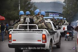 WKHEINSENBERG's tweet photo. ¿No les sirven los Condor para patrullar? ¿Quieren visibilidad hacia el exterior? Bueno, podrían imitar al Ejército que patrulla el Congo (que estamos de acuerdo que es mas bravo que el Borro) en camioneta. https://t.co/ibCyk1aTJw
