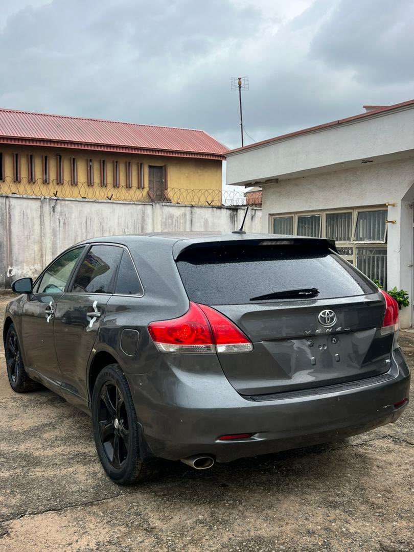 Rowneautos247's tweet photo. Registered
2010 Toyota Venza
* V6 Engine
* Full Option
* With Thumbstart
* Double Panoramic
* Sunroof
* Reverse Camera
* Leather Seats
* Alloy Rims and more 
🏷️₦9M
📍Ajah, Lagos (SB8) https://t.co/wpKwRh8H8F
