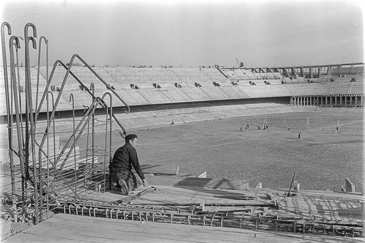 Barca_Archive's tweet photo. Camp Nou under construction, 1957. https://t.co/eAvinjpmaB
