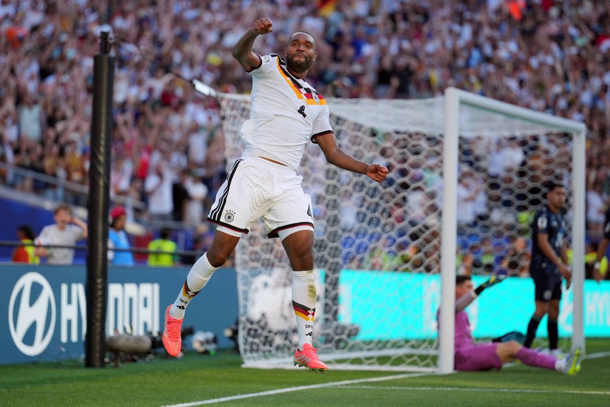 Plettigoal's tweet photo. 🚨🇩🇪 A personal note: @jonatah is a hero. One of our leaders. One I wasn’t just proud of yesterday. One who actually had the guts to take one. One who scored and celebrated exactly the way you should celebrate. 

I am ashamed, as a German, of all the *** who are now defaming and insulting him. Absolutely disgraceful. I hope there isn’t a single follower from my community among them. If there is, please let me know. They will be removed immediately.

Every reasonable German and millions of fans around the world feel exactly the same. No doubt about it. Full support for our defensive leader.