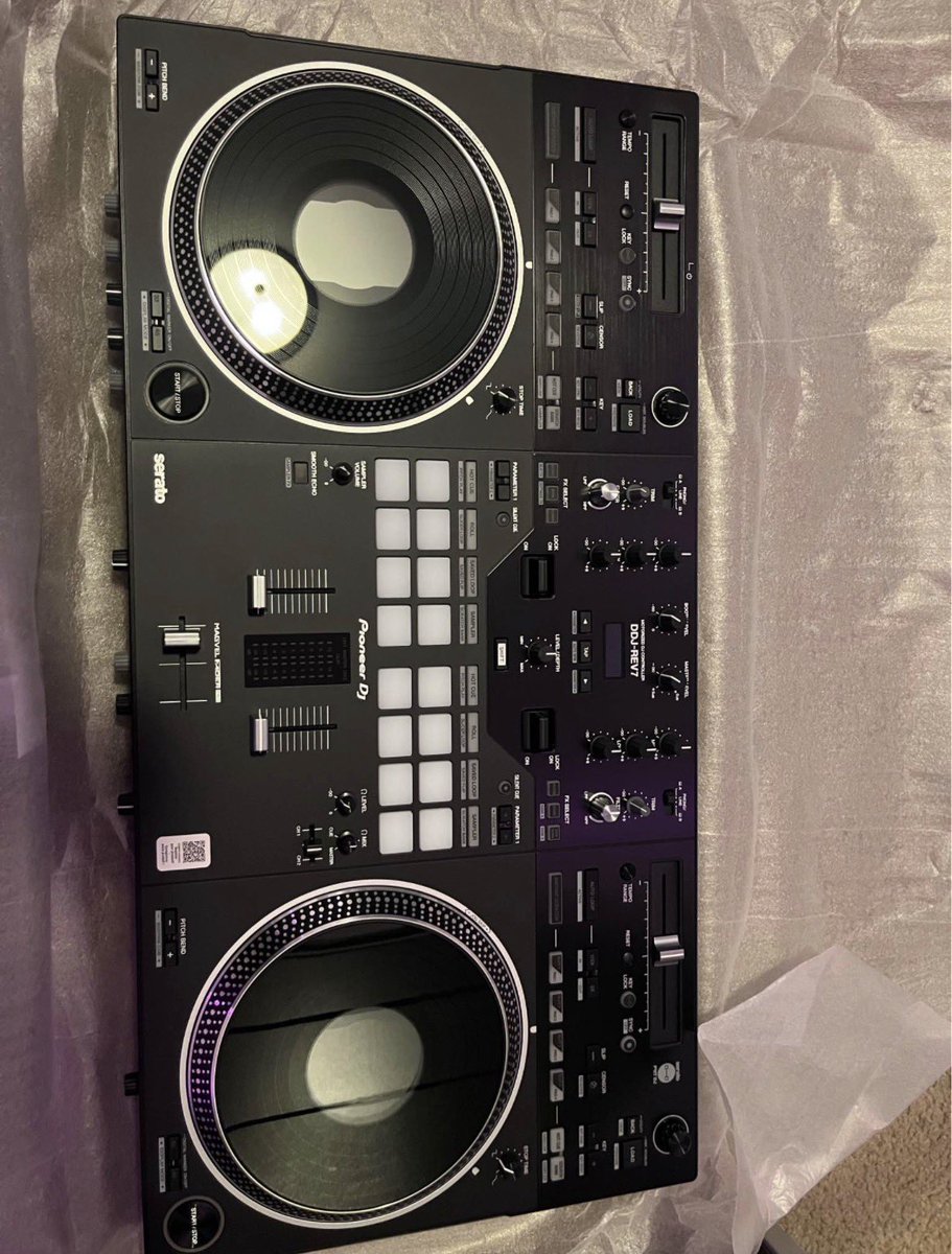 deejaykalz_'s tweet photo. Good evening entertainers !
I ask you to kindly like or repost, my next customer could be on your Timeline.

• Pioneer Rev 7 at Ugx 7.5m
• Pioneer Rev 5  at Ugx 5.5m
• Pioneer mixer Djm S9  at Ugx 5.5m
• Rane Mixer 72 at Ugx 5m
• Pioneer Flx10 at Ugx 8m
• Pioneer Mixer Djm S11 at Ugx 10m

📞 0753713880 / 0782211743