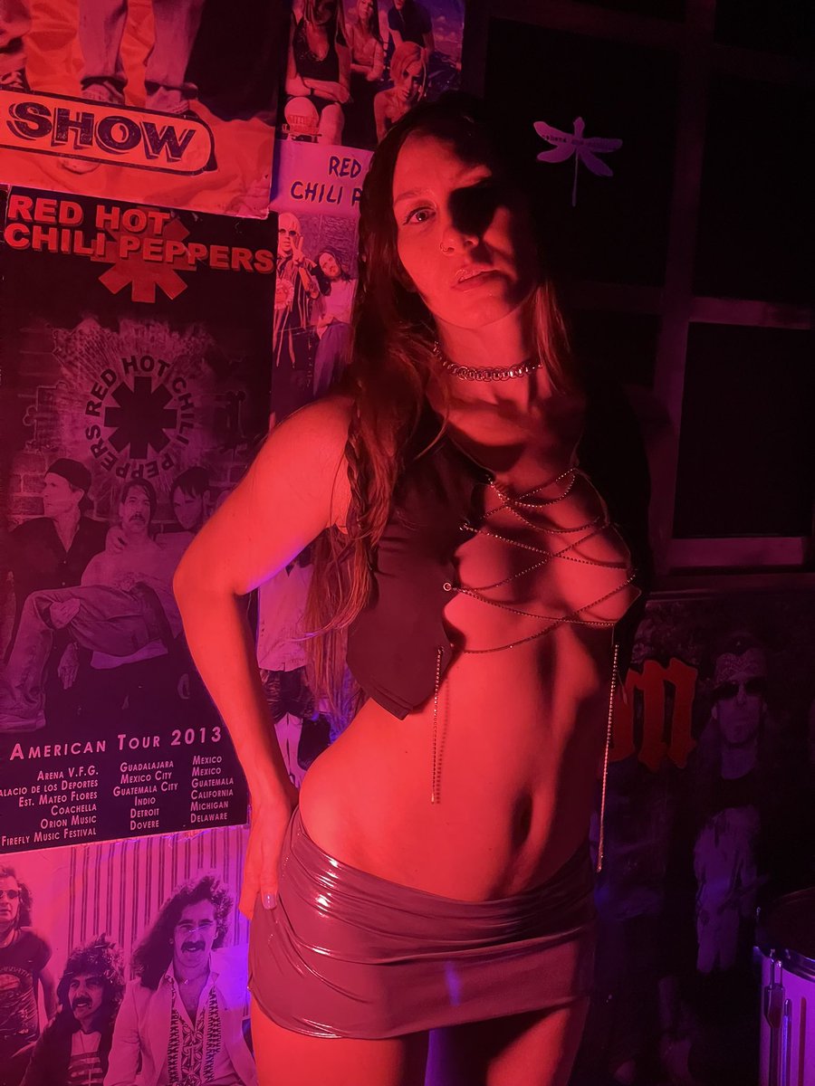 BlackLiliel's tweet photo. I Love This shoot!😮‍💨  i’d like to be able to put some Deftones here😻🎵 @elonmusk put music in posts!😊 https://t.co/S3PnCuPMqE