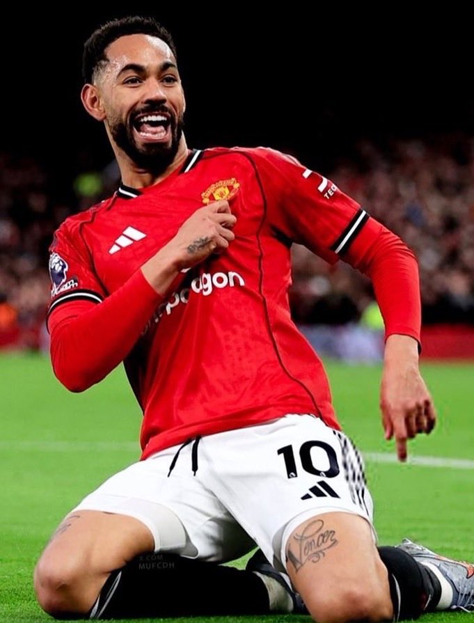 Genzilla7's tweet photo. Cunha wanted ManUtd 
Mbeumo wanted ManUtd 
Sesko wanted ManUtd 
Lammens wanted ManUtd 
All bought and doing great because they play for the badge, MANCHESTER UNITED is in their HEARTS.
No more overpaying for players who are only coming for the paycheck. 
#MUFC #ManUtd #GGMU https://t.co/GKcgO270Ag