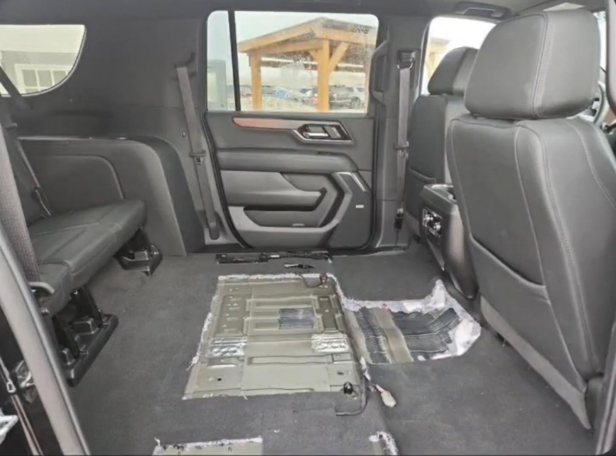 TheDibsterX's tweet photo. This is the SUV used to transport Charlie Kirk to the Hospital.

They removed the carpet that had the exploded particles of the Rode mic, and the explosive residue, then sold the SUV.

They got rid of all evidence that would show that the Rode mic was rigged with explosives.  

That includes removing 8 to 10 inches of soil where he died, throwing away his shirt and clothes, and removing the carpet on the SUV that had the Rode mic pieces.

🤡 bUt tYlEr RoBiNsOn kIlLeD cHaRLiE?  Only a very especial kind of moron would still think that!