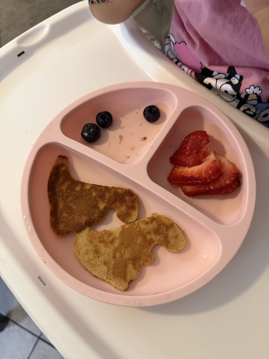 Isabel_cst12's tweet photo. Yo antes ni desayunaba 🥺🤣🤣✨ https://t.co/MZBvCPHyJQ