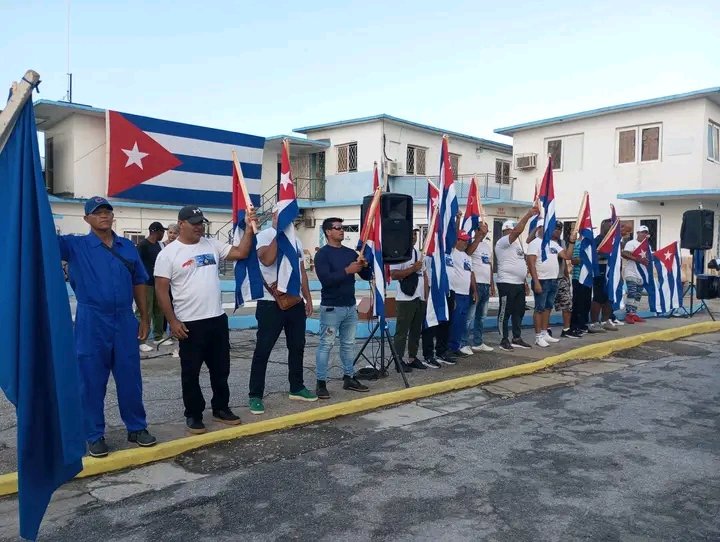 MatyV85018's tweet photo. Acto de levante de la veda de la Langosta en la empresa Pesca Isla. #IsladelaJuventud
#SentirPinero https://t.co/mTV9C5ShFo