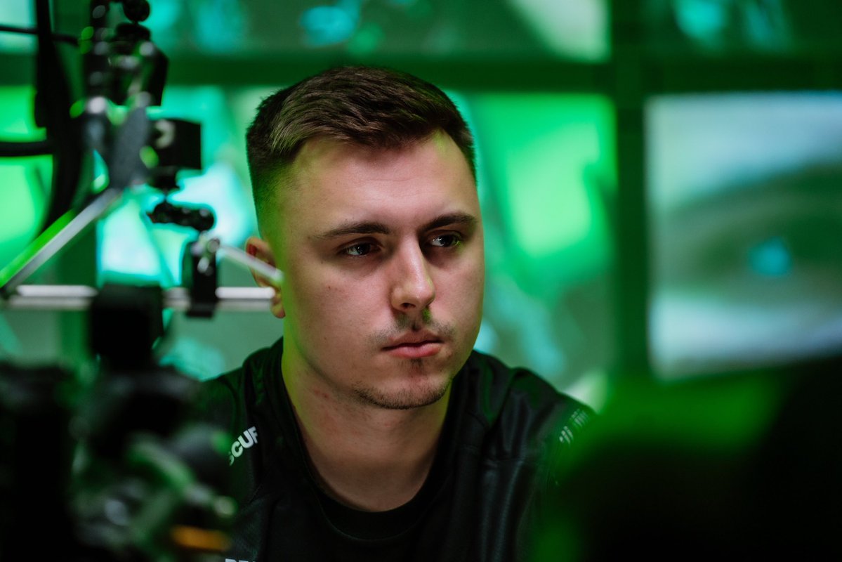 CoDClipped's tweet photo. 🚨 Falcons strongly considering benching Pred for Ethan or Neptune 

(Via @RonnieInteL) https://t.co/JJIdKj1jwV