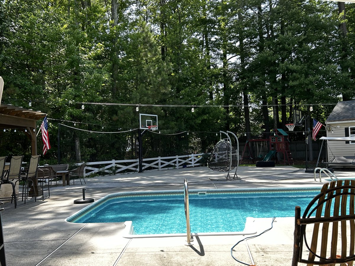 Two_Weeks_Away's tweet photo. @elonmusk My backyard has two American flags!!! https://t.co/5Vn6LUJCBL