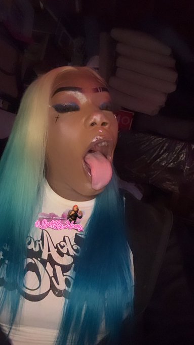 HENNESSY 👑SPIT💦HOOCHIE - How many licks until u bust ? https://t.co/aYB4ylfErC