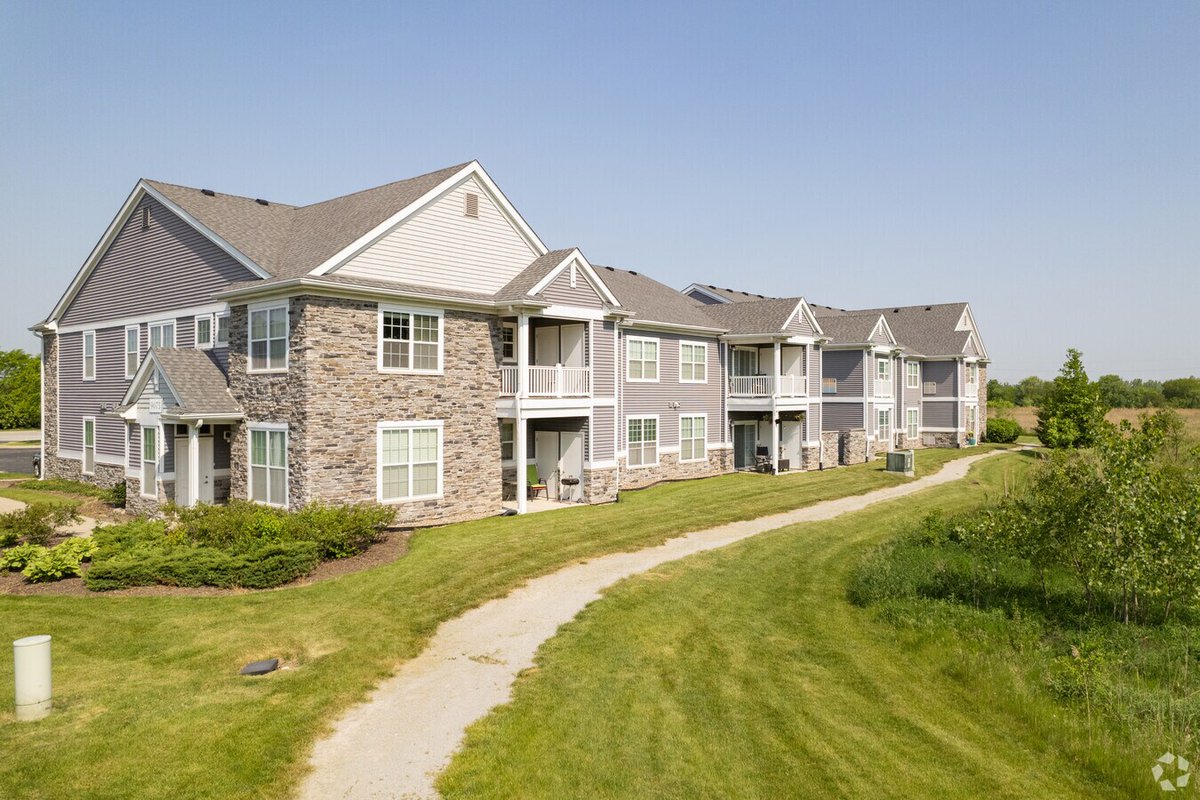 PrairiePointApt's tweet photo. There’s no better time to act–Summer is the perfect season to start fresh in a new space! ☀️ See more: https://t.co/4PyywsU8v2 https://t.co/TnSkZ6QNQJ