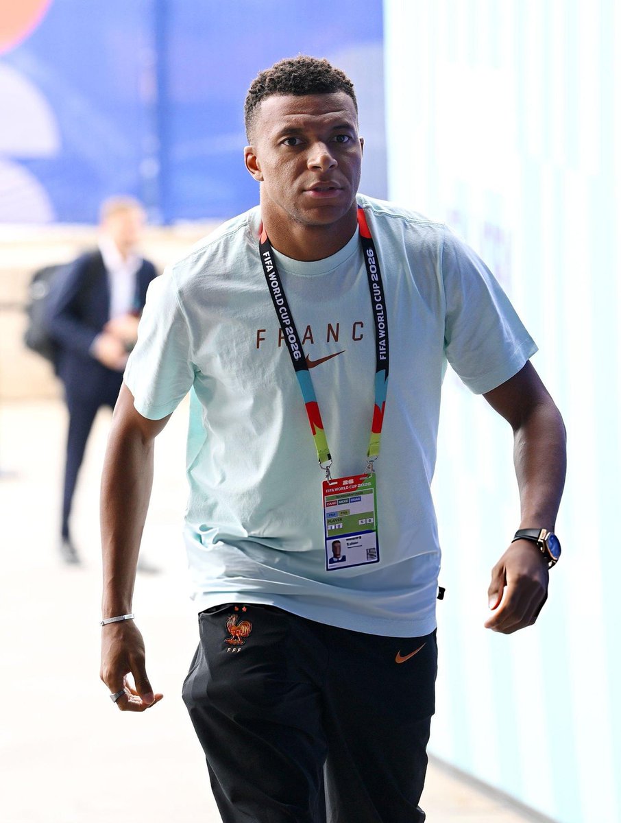 MadridXtra's tweet photo. Kylian Mbappé has arrived. ⭐️🇫🇷 https://t.co/jFEWf9Qpe6