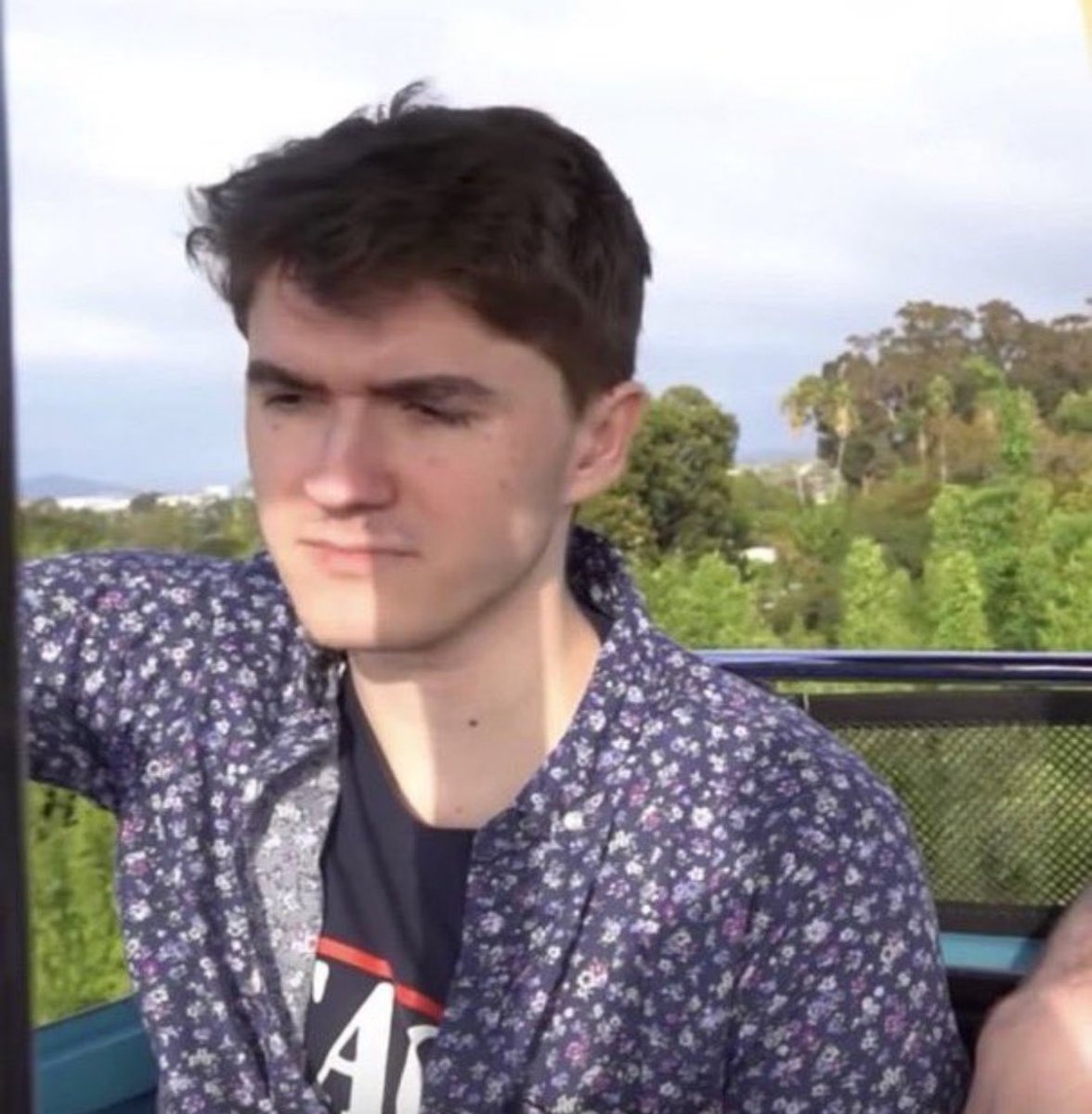 evanundergrnd's tweet photo. Pride is almost over so i wanted to make a post dedicated to my trans brother! I’m so proud to see how far you’ve come :) 🏳️‍⚧️ https://t.co/XLYMeuDl4e