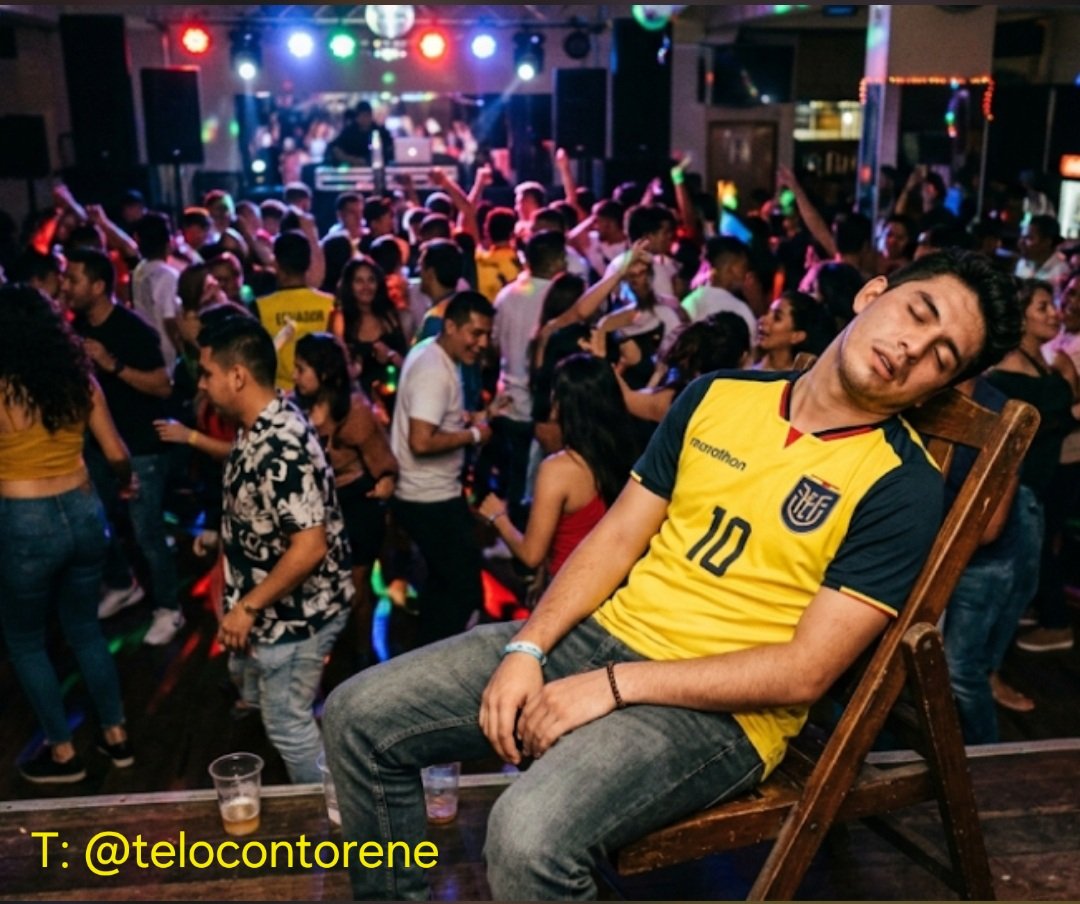 telocontorene's tweet photo. Que alguien le diga a los mexicanos que el pueblo ecuatoriano tiene un don que nadie lo tiene 😄 
"Una vez que se duerme, puede pasar el huracán más fuerte, y no hay quién lo levante"
Así que, la bulla que hicieron ayer afuera del hotel, fue por gusto.
#Mexico #Ecuador #mundial https://t.co/oRnIRIojn9