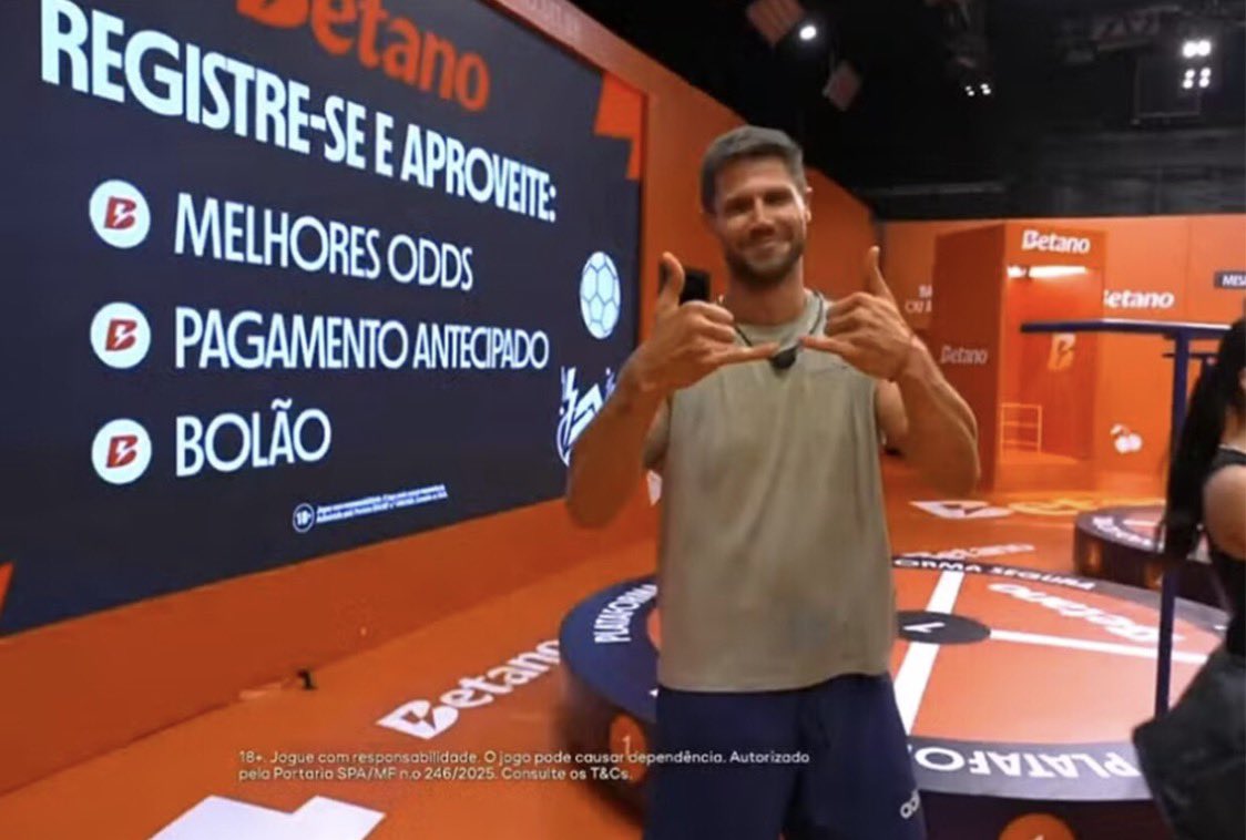 dos_texeira's tweet photo. @danilodiniiz @lunazarattini Então fazer um quadro dentro do BBB com o nome do site de apostas não influencia ninguém??? O problema são as odds??? Baseado no que vc afirma isso??? https://t.co/GJ56xqnG2G