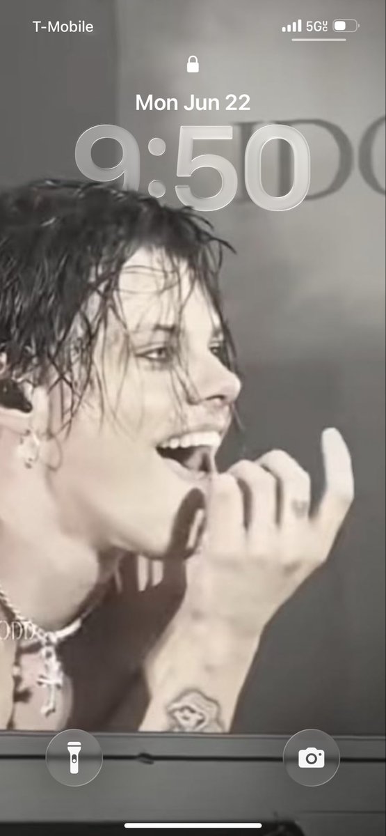 Faithf377's tweet photo. @yungblud @blud_fest Who makes me the happiest. https://t.co/PipdWrngbb
