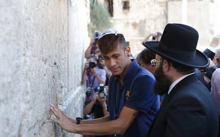 hdrnssr's tweet photo. Lest we forget, Messi and Neymar are Israel supporters too https://t.co/i8jly78RUE