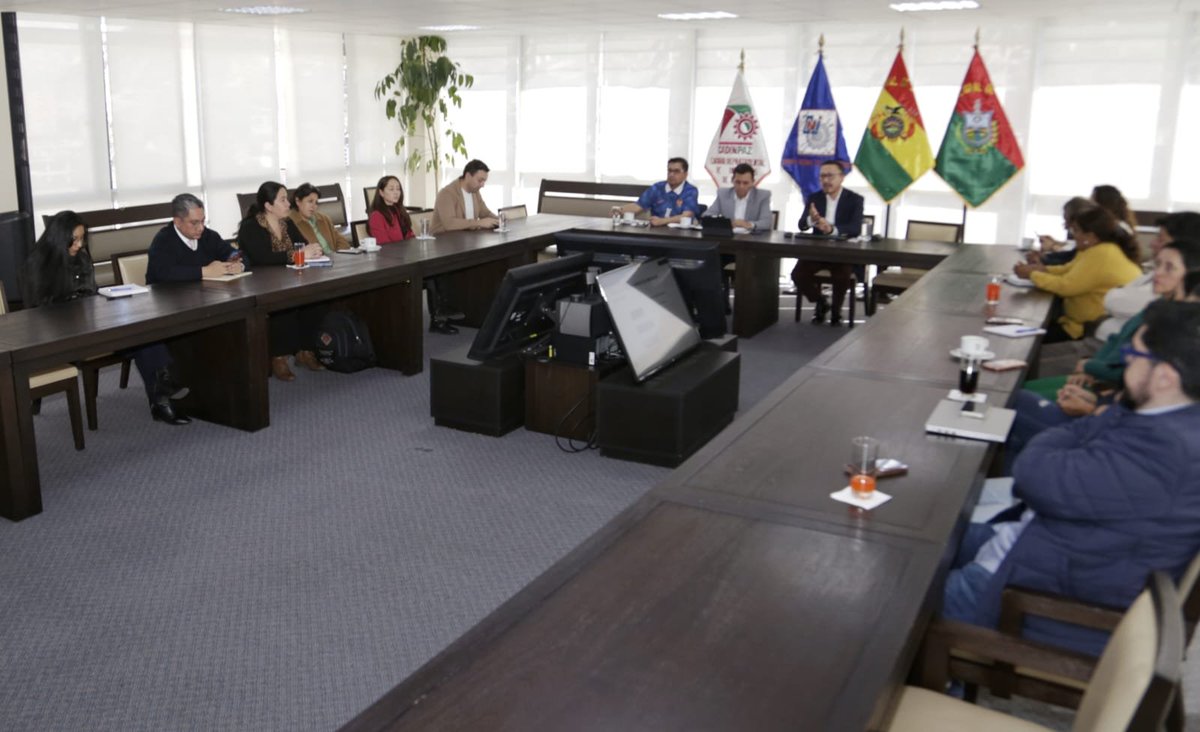 candykitten56's tweet photo. #Ahora
La CNI lleva a cabo una jornada de análisis junto al analista financiero Jaime Bravo, quien comparte una visión técnica sobre los desafíos que enfrenta el país en materia cambiaria y su impacto en la producción, la inversión, el comercio exterior y la competitividad. https://t.co/03EmHcunsF