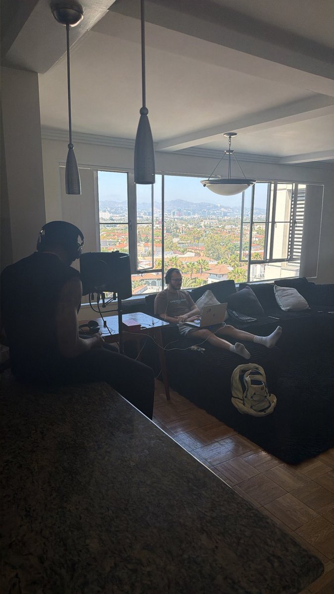 damnriskyy's tweet photo. Swag School https://t.co/pJjHKxQOPP