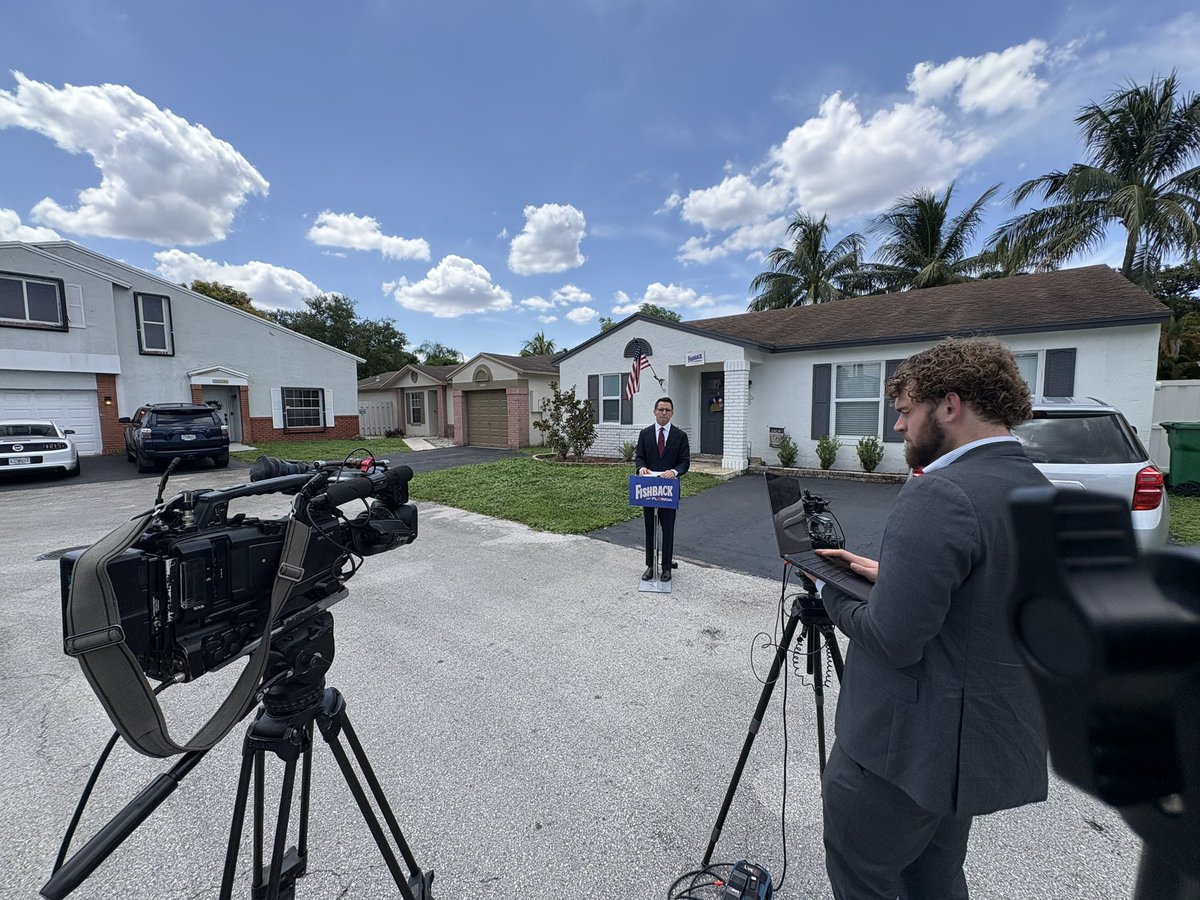 ReOpenChris's tweet photo. James Fishback grew up out in the Broward Countryside of West Davie.

Jay Collins grew up in Montana.

Byron Donalds grew up in Brooklyn.

Who is not a true Floridian? 🤷‍♂️ https://t.co/BelgowIMsz