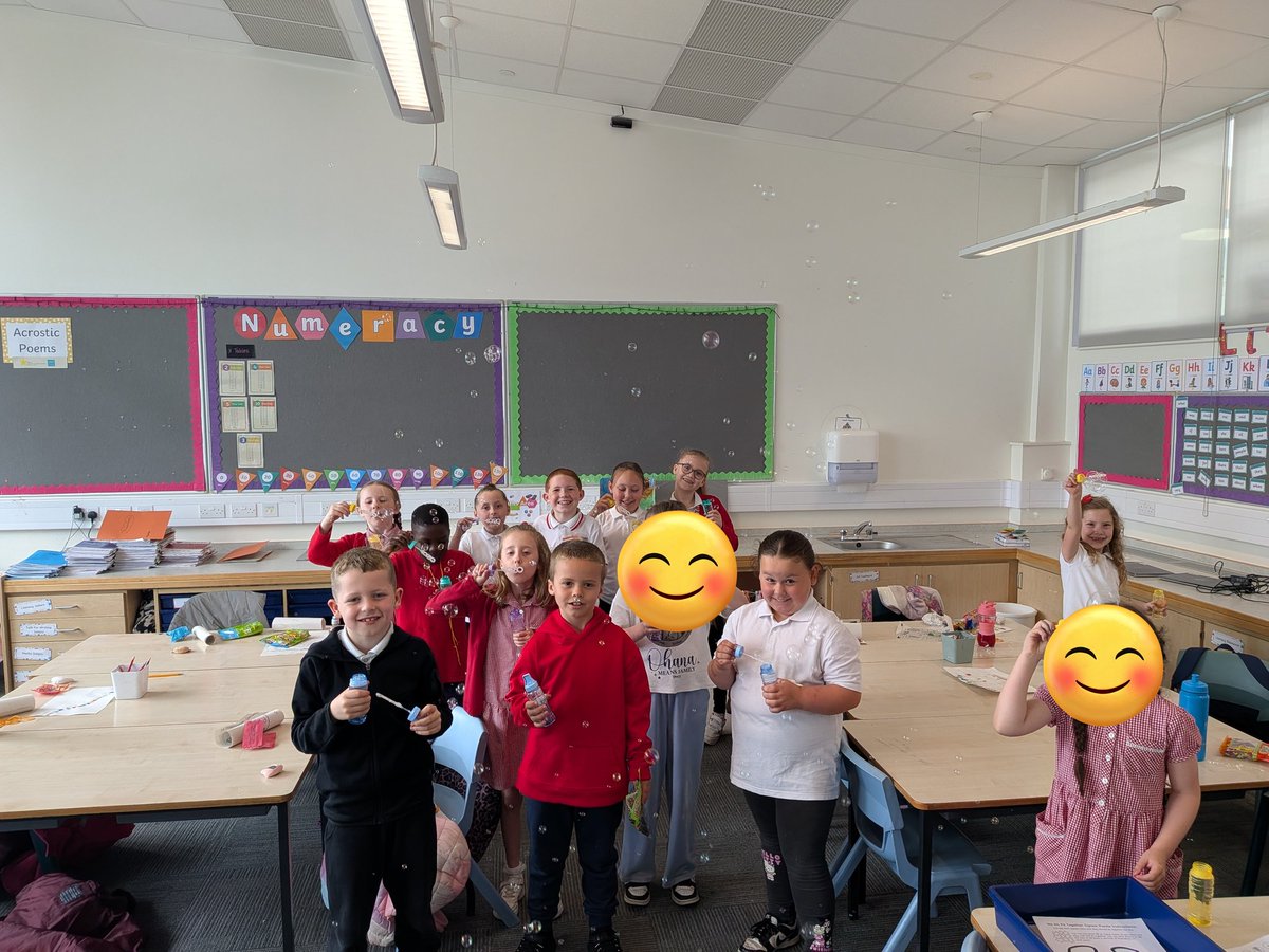 NewarkP3_A's tweet photo. Goodbye P3b have the best summer 🌞 best of luck for P4 🫶 https://t.co/blJhmqeCWq