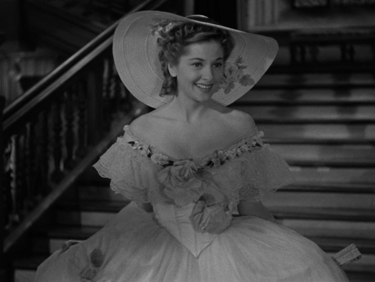 veilofcoffins's tweet photo. Rebecca (1940) https://t.co/1gGnp8xyOV