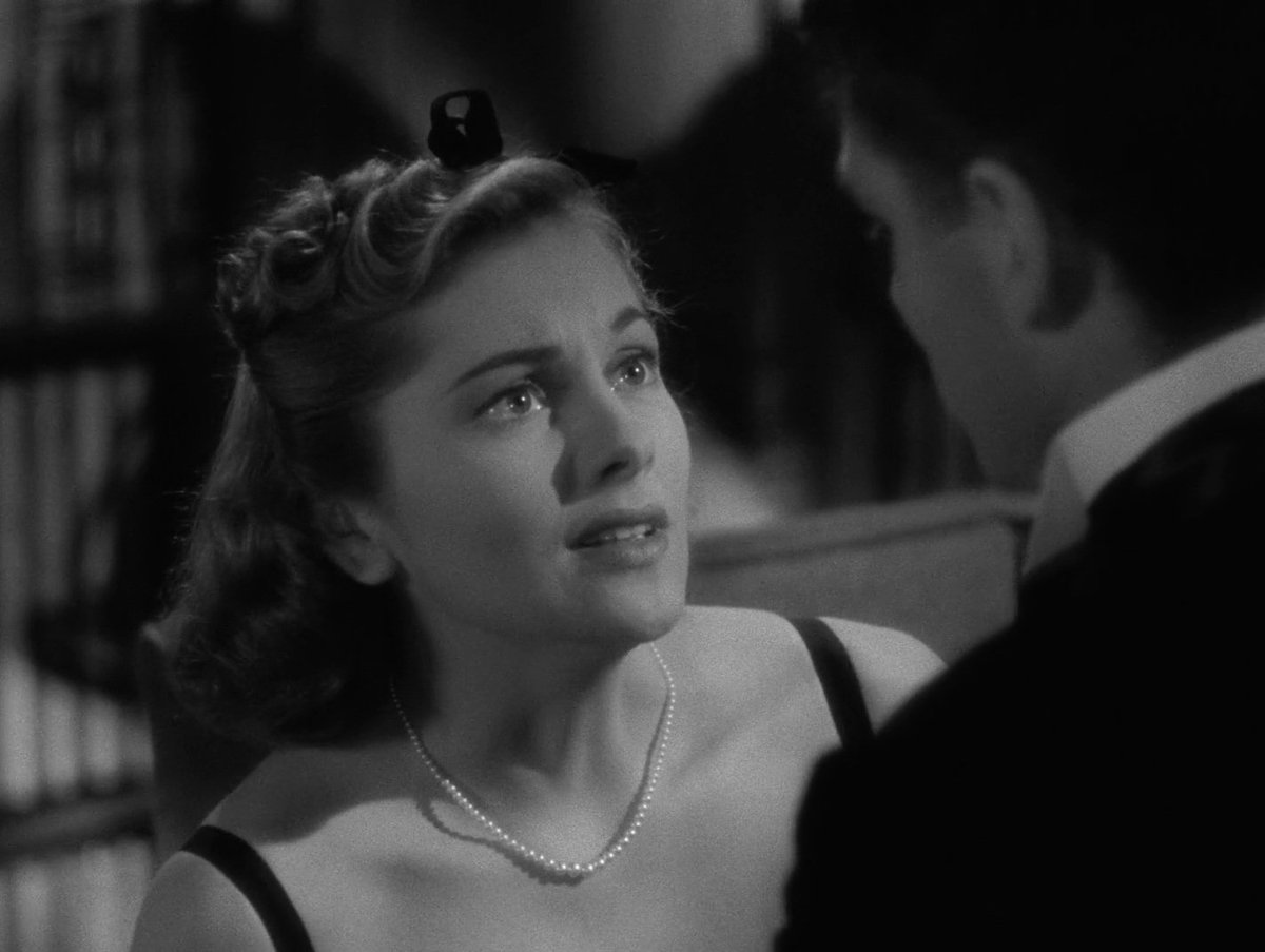 veilofcoffins's tweet photo. Rebecca (1940) https://t.co/1gGnp8xyOV