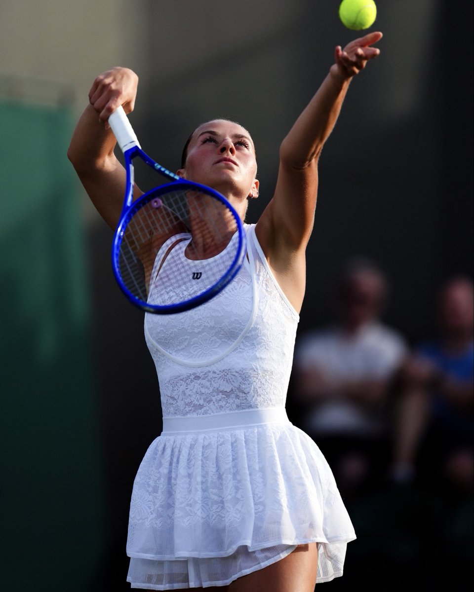 WTA's tweet photo. Can we hear a little commotion for the dress? 👂😍

#Wimbledon https://t.co/f8PR5FLiJE