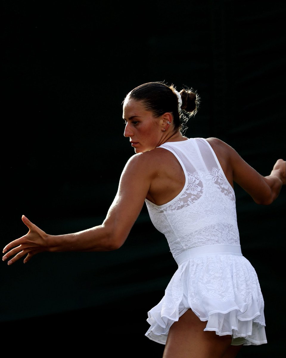 WTA's tweet photo. Can we hear a little commotion for the dress? 👂😍

#Wimbledon https://t.co/f8PR5FLiJE