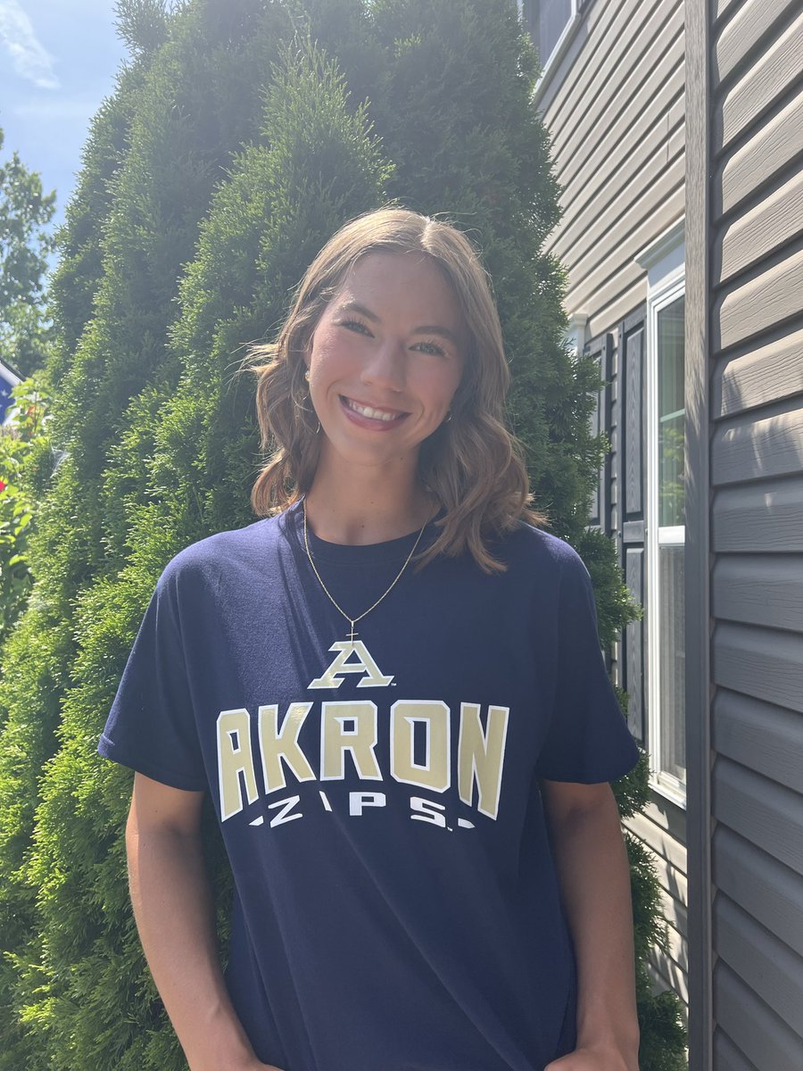 OdyEmma's tweet photo. I am so excited for this new chapter. Go zips!🦘💍 @ZipsSB https://t.co/gQqa5HEhxr