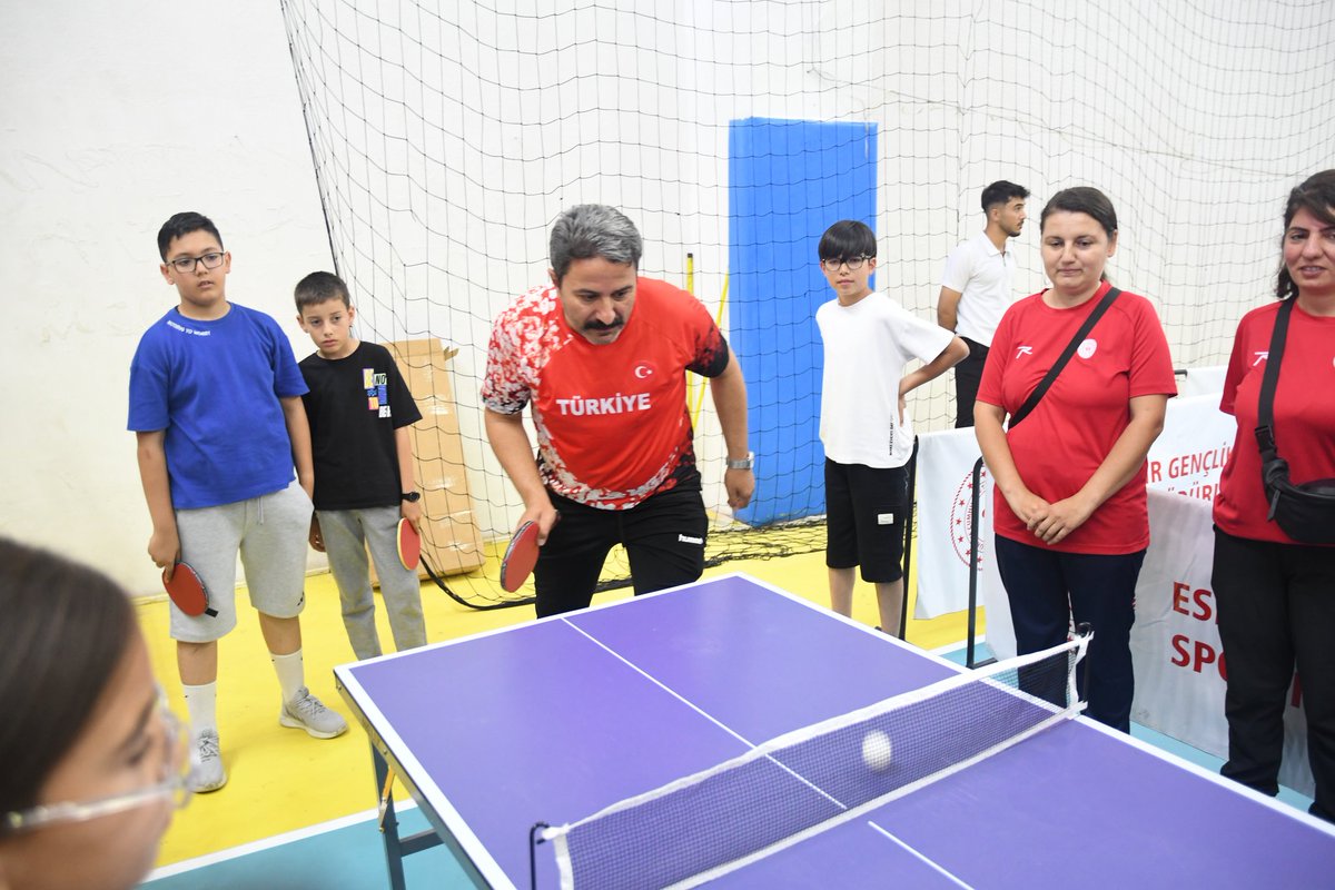 GSB_Eskisehir's tweet photo. 🏃‍♀️🤸‍♂️ GSB SPOR OKULLARI AÇILIŞI PORSUK SPOR SALONU’NDA GERÇEKLEŞTİRİLDİ

Çocuklarımızın ve gençlerimizin yaz tatilini sporla, hareketle ve eğlenerek geçirmeleri amacıyla düzenlenen GSB Spor Okulları’nın açılışı Porsuk Spor Salonu’nda gerçekleştirildi.

@oa_bak @gencliksporbak https://t.co/B4RUPQyAWR