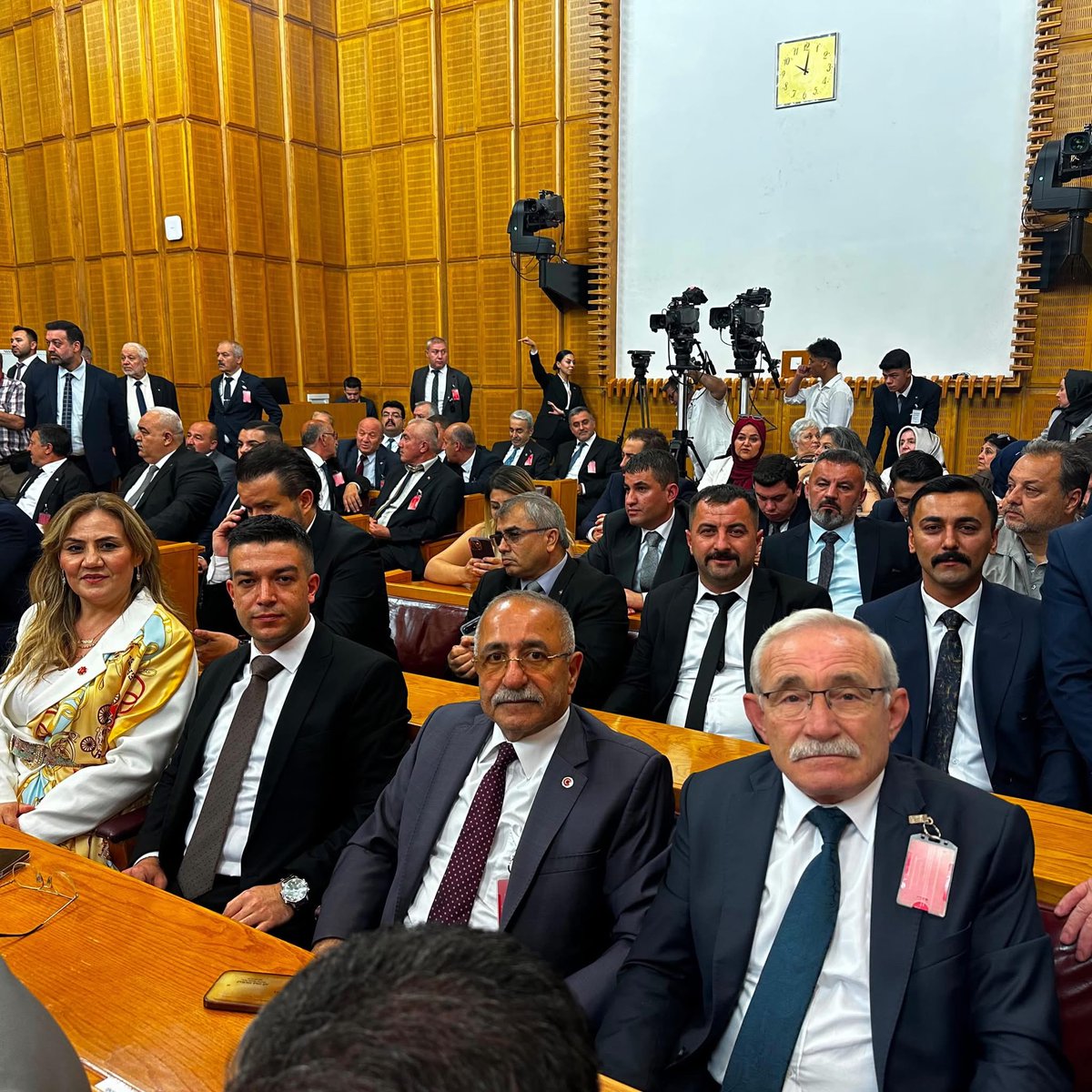 ocakeskisehiril's tweet photo. Gazi Meclisimizde , Partimizin grup toplantısında , Liderimizin izinde…🇹🇷
@gkhanakerr https://t.co/ETg4L4zvsw