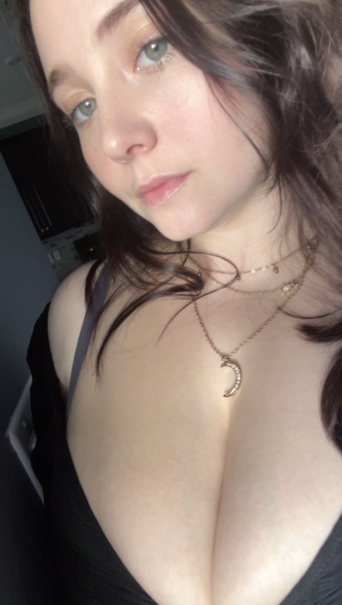 I’m off to get some rest, been up almost 22 hours. Love you guys 💓 have a beautiful rest of your day 😇 https://t.co/5HMtBOtb0L