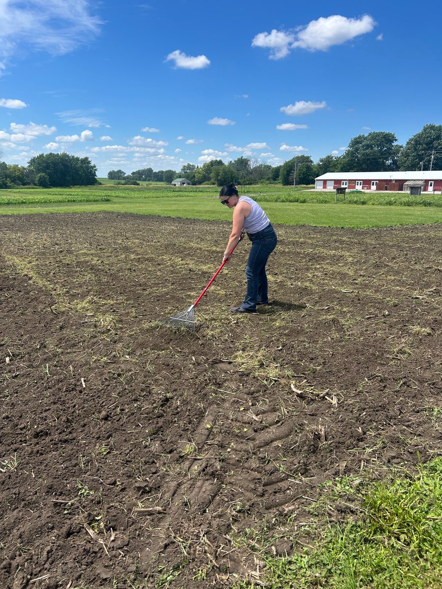 ISUFieldLab's tweet photo. Something bright is growing at FEEL! π» We planted our sunflower plot and are excited to watch it take shape over the coming weeks. Stay tuned for plenty of sunny updates! #ISUExtension #IowaAg #Sunflowers https://t.co/6F07bFzU1N