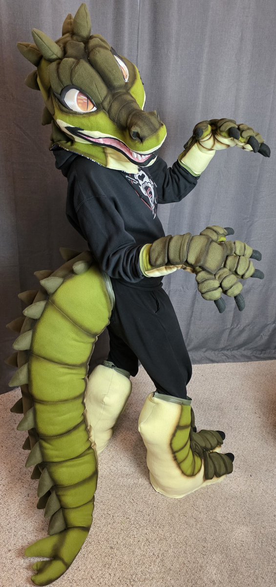 RitzCostumes's tweet photo. Croc lady premade for sale!
I'm selling her as a custom fit fullsuit! Head fits up to 23.5 inches, hands fit all but XL, feet up to size 14 mens.
Completion as early as August if paid off! Short payment plans okay.
Asking $7K! Shares much appreciated! https://t.co/23lD0O8nzL