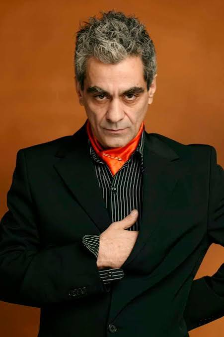 elcriticojd's tweet photo. Del barrio me voy del barrio me fuí 
triste melodía que oigo al partir 
voy dejando atrás todo el arrabal 
en mi recuerdo
Gracias por la musica, maestro. https://t.co/BB47f94Lef
