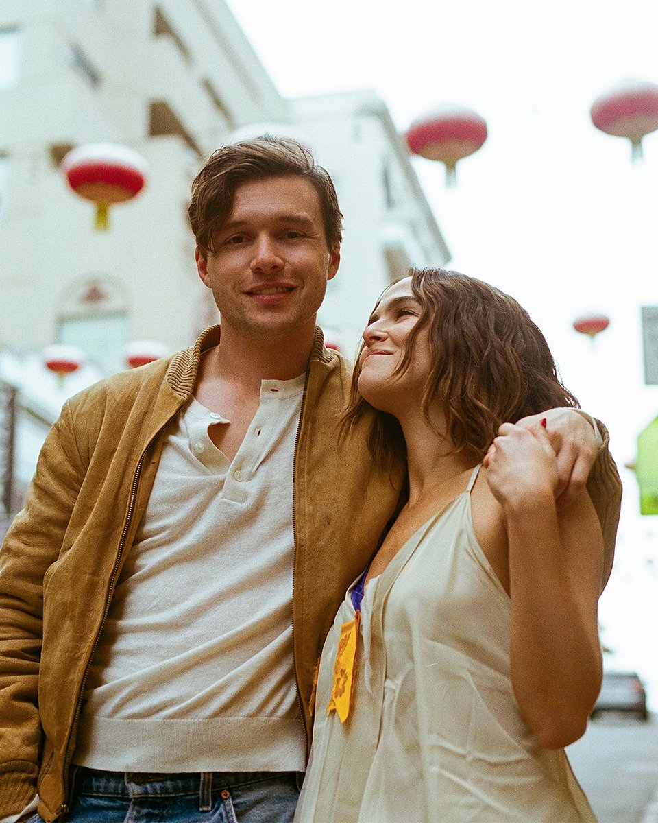 Netflix_CA's tweet photo. In celebration of the sister love in VOICEMAILS FOR ISABELLE, we had Zoey Deutch's sister, Maddie, photograph her and Nick Robinson in San Francisco 💞 https://t.co/PjD7GFJdNe