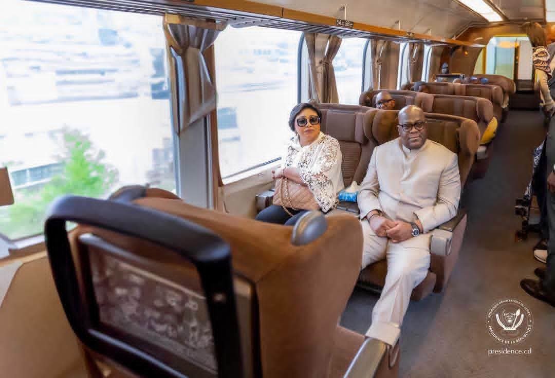kabumba_justin's tweet photo. #RDC|🇨🇩Après près de 15 ans d’arrêt, le trafic ferroviaire reprend progressivement à Kinshasa. Le président Félix Tshisekedi a inauguré ce mardi 30 juin la ligne reliant la Gare centrale à l’aéroport international de N’djili. Longue de 25 kilomètres, cette reprise vise à réduire les embouteillages, améliorer la mobilité urbaine et offrir une alternative de transport plus accessible aux habitants de la capitale.