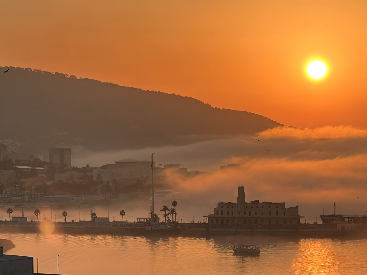ManoloSempere's tweet photo. @ElTiempo_tve atardecer en Ceuta con niebla https://t.co/i2QqBBxCeY