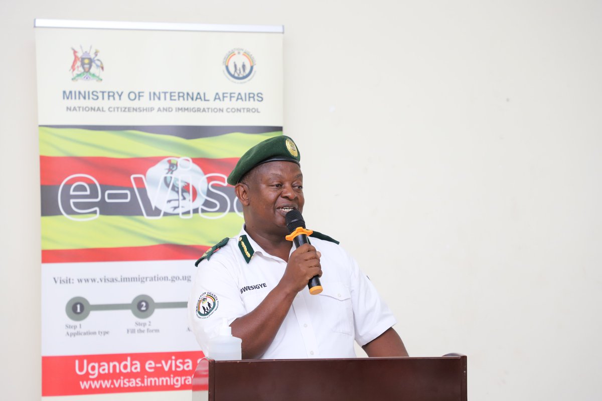 DCICUg's tweet photo. The Ag. Commissioner Borders &amp; Foreign Nationals Management, Bwesigye Marcelino, today presided over a stakeholders sensitisation workshop on migration management in Karamoja.
The workshop was opened by Moroto Municipality Mayor, Hon. Mark Ssire. In his keynote,.../1 https://t.co/iYMjn4ZTF4