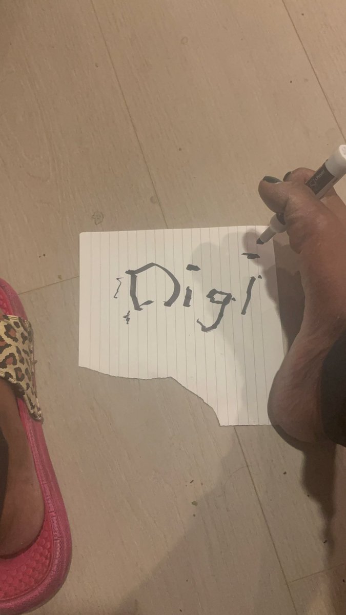 callusqueen's tweet photo. Your name earned a place beneath my foot. 
Don’t confuse that with importance. Your wallet is the real VIP!

#CallusQueen #Feet #Soles #Barefoot #FootModel #FootContent #FootPhotography #FootLover #FootArt #Domme #femdon #findom #BossEnergy #PayAttention #Tribute https://t.co/KX9uEj2wNL