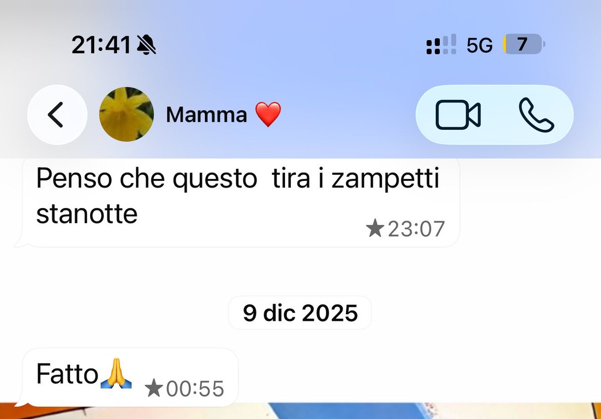 ValeriaCn12's tweet photo. Mamma e il vicino di letto in ospedale https://t.co/c3jE21PgkI