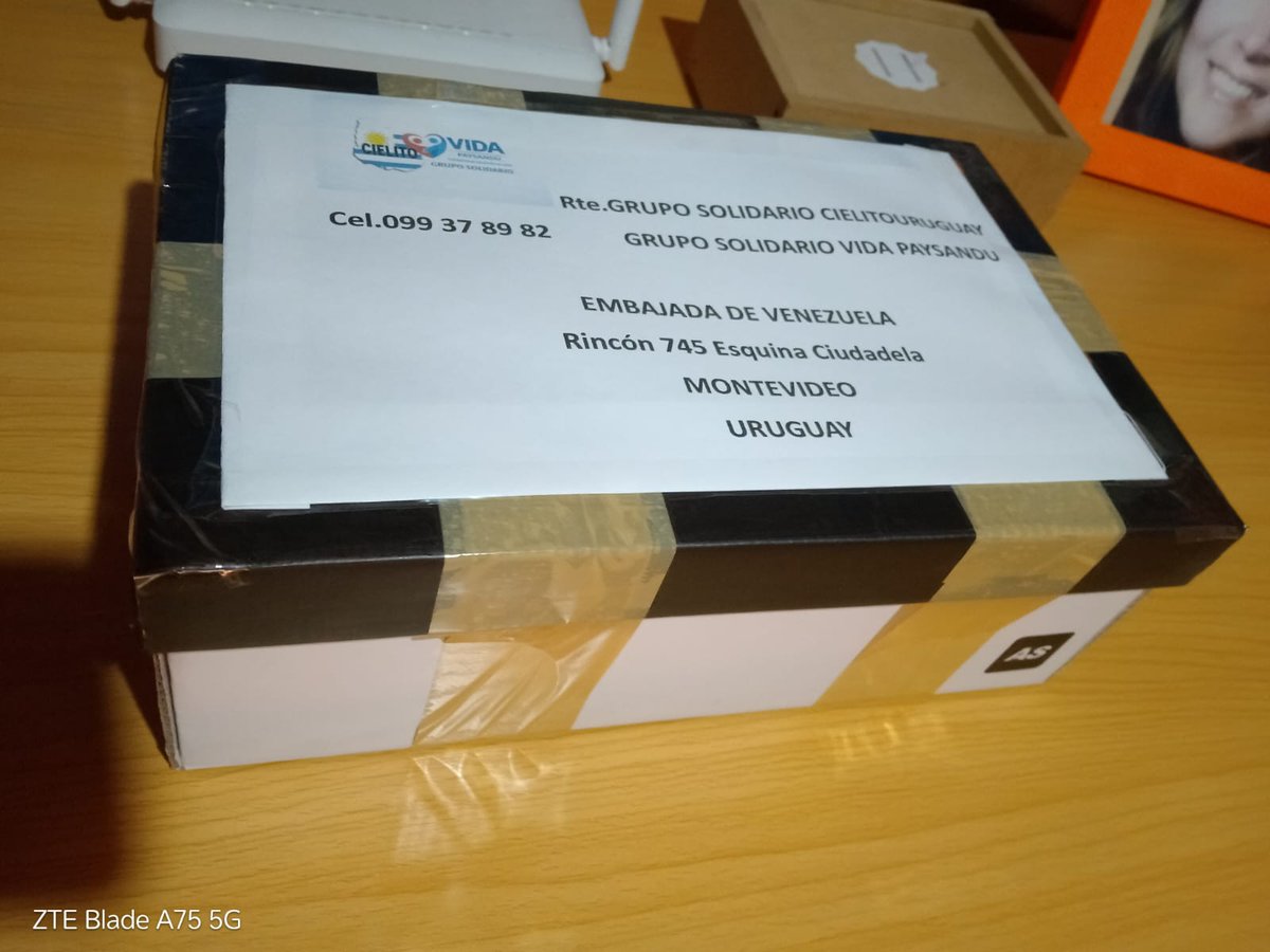 CielitoUruguay's tweet photo. 📷 La solidaridad no conoce fronteras.
Desde el Botiquín Solidario de Cielito Uruguay / Vida Paysandú realizamos envío de medicamentos con destino a la Embajada de Venezuela en Montevideo, con el firme compromiso de tender una mano a quienes más lo necesitan.
📷📷 https://t.co/Km6zLgIBDD